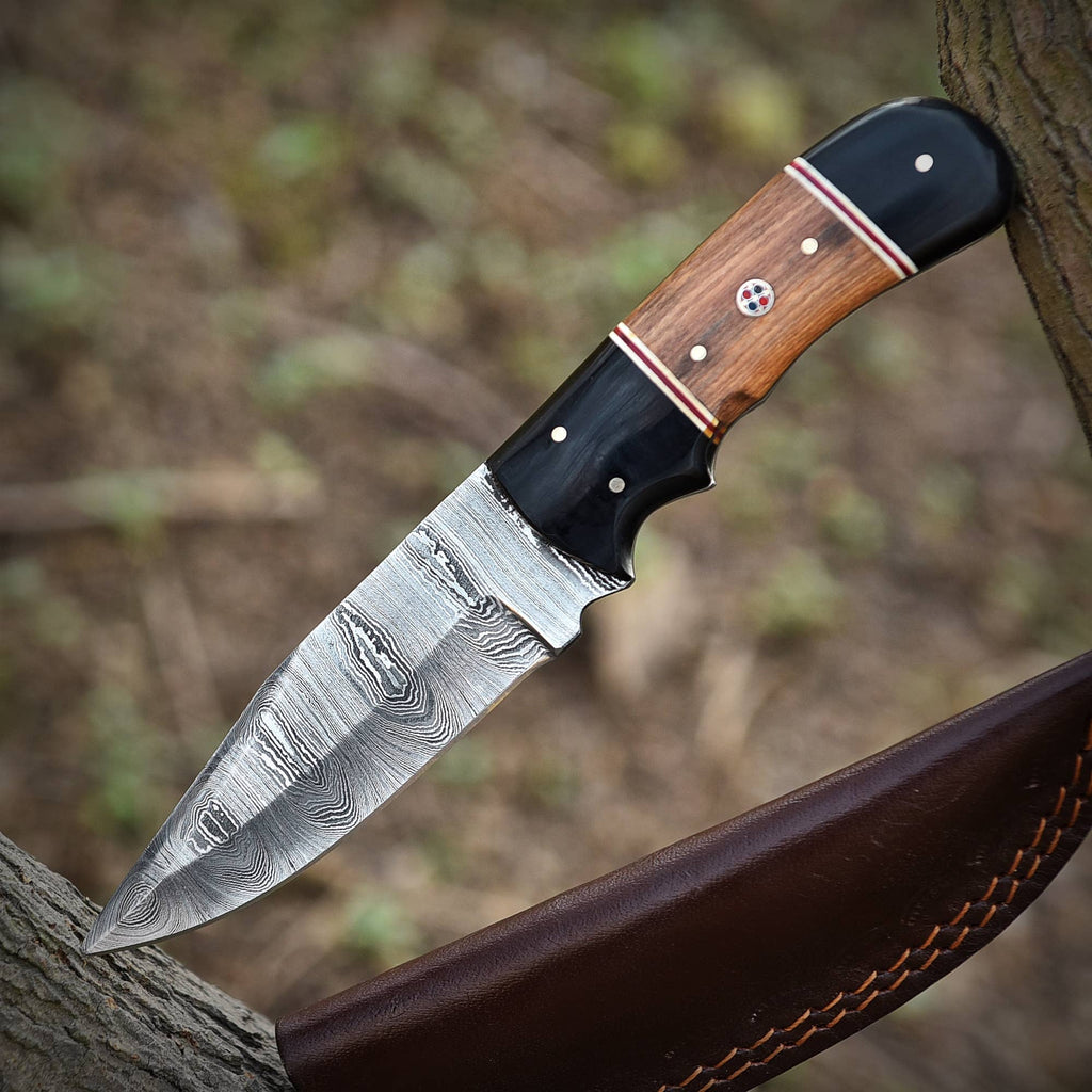 Damascus Steel Fixed Blade Hunting Knife with Wood Handle