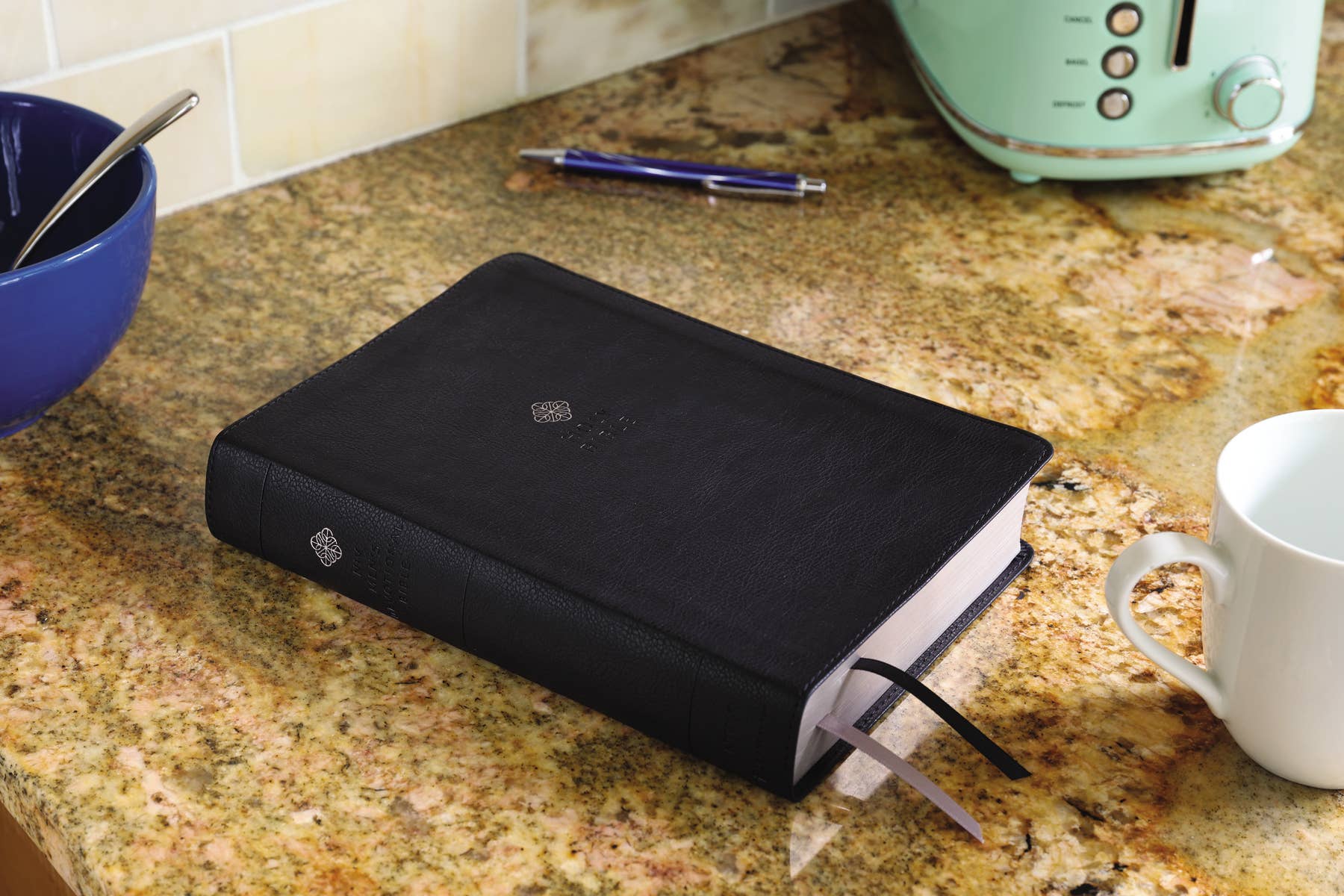 NIV, Men's Devotional Bible, Large Print
