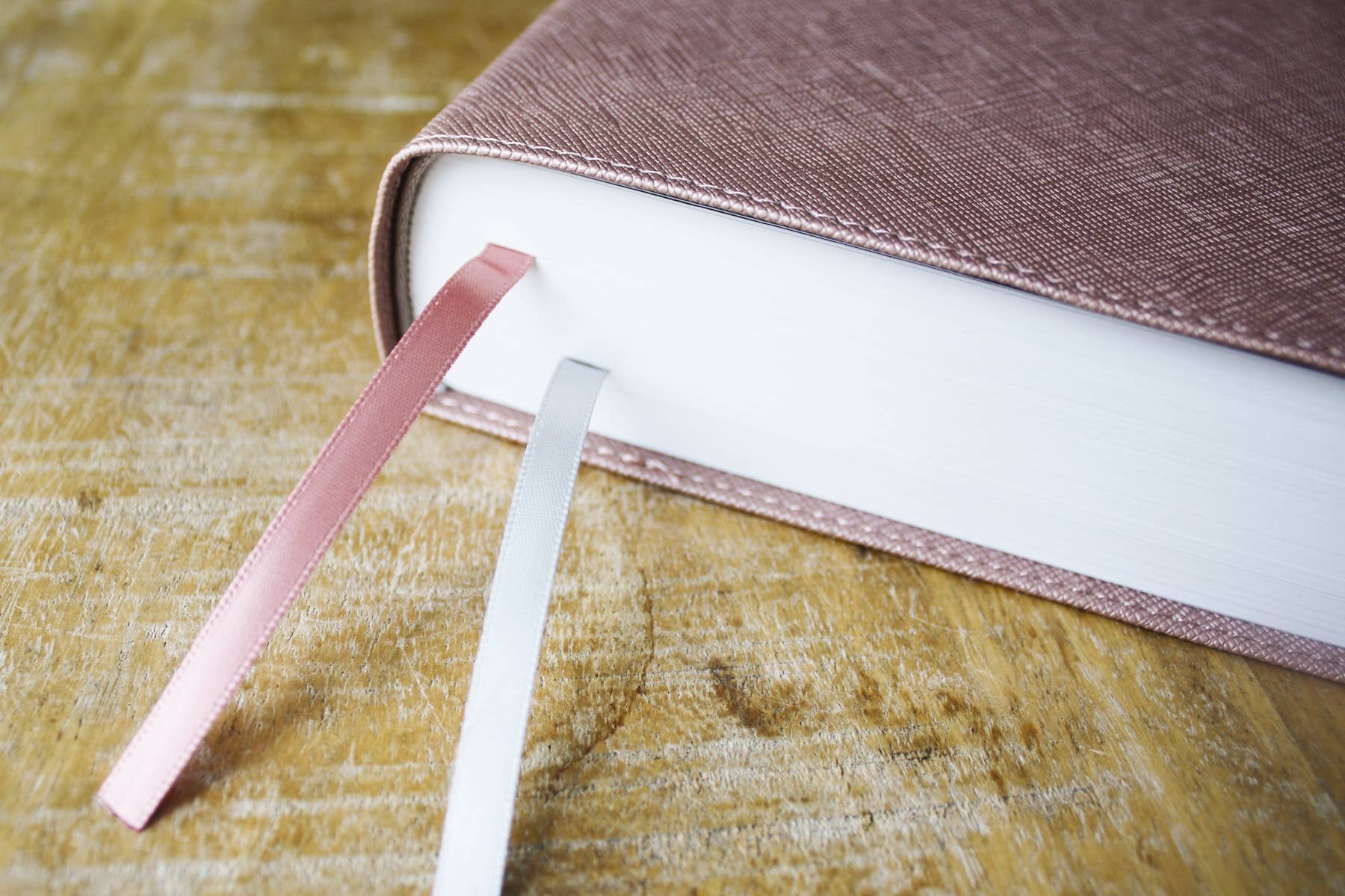 NIV Beautiful Word Bible Updated Edition with Tabs